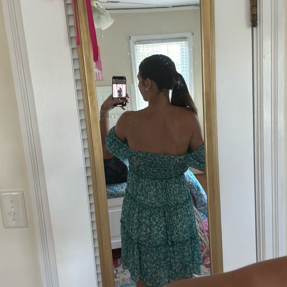 Cute little sundress  moment - Picture 3 of 3